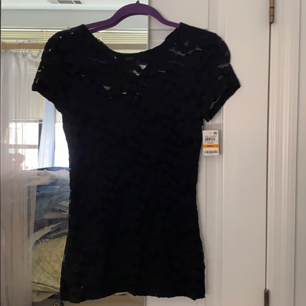 Flower lace blouse.